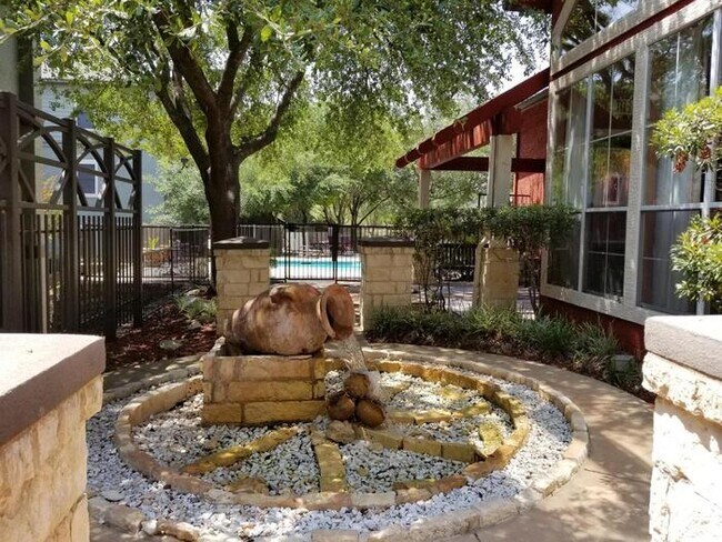 7631 US-290 Austin, TX 78736 photo 2
