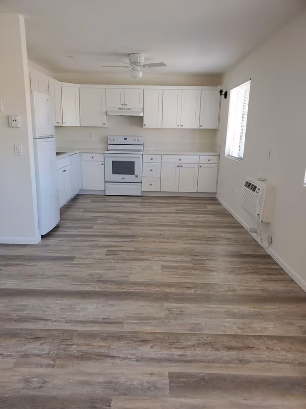 9765 Dale Ave Spring Valley, CA 91977 photo 2