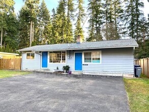 4118 Jewell Rd Bothell, WA 98012 photo 2