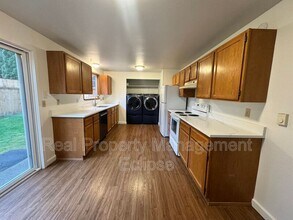 4118 Jewell Rd Bothell, WA 98012 photo 4