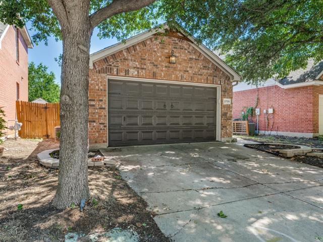 2709 Mountain Lion Drive, Fort Worth, TX 76244 photo 2
