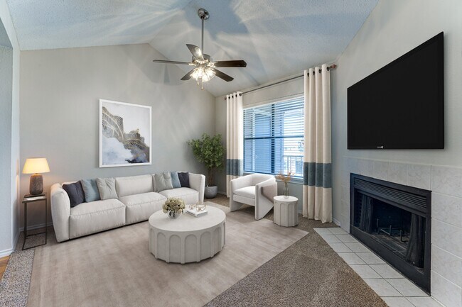 Towne Centre Village photo 2