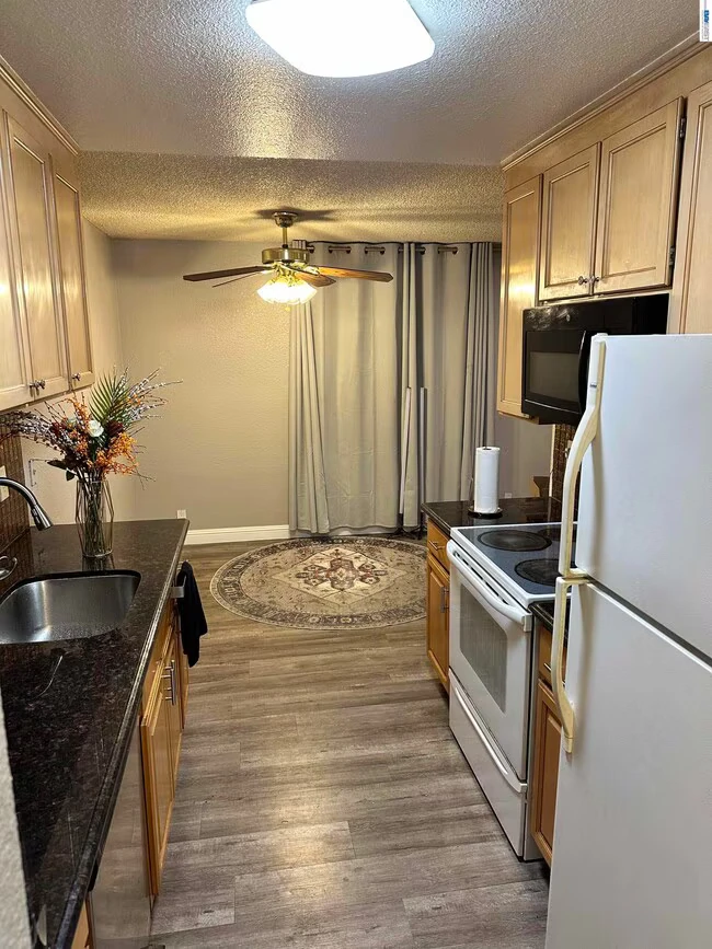 725 Auburn Pl Hayward, CA 94544 photo 2