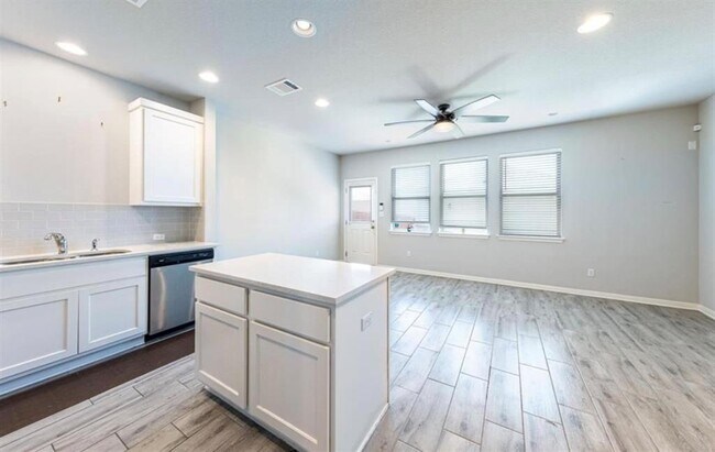 2013 Arendale Dr Leander, TX 78641 photo 4