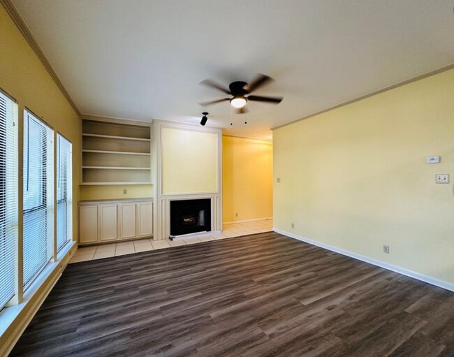 6501 Columbia Oaks Ct Austin, TX 78759 photo 3