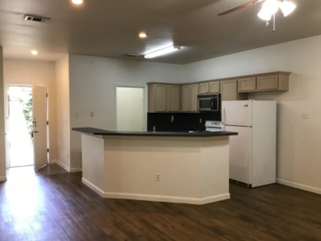 3104 Northwest Blvd Georgetown, TX 78628 photo 2