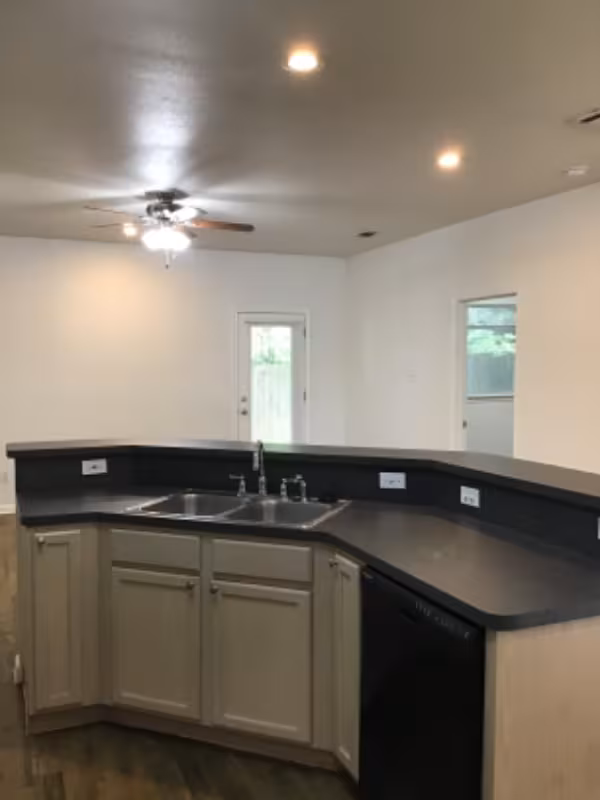 3104 Northwest Blvd Georgetown, TX 78628 photo 3