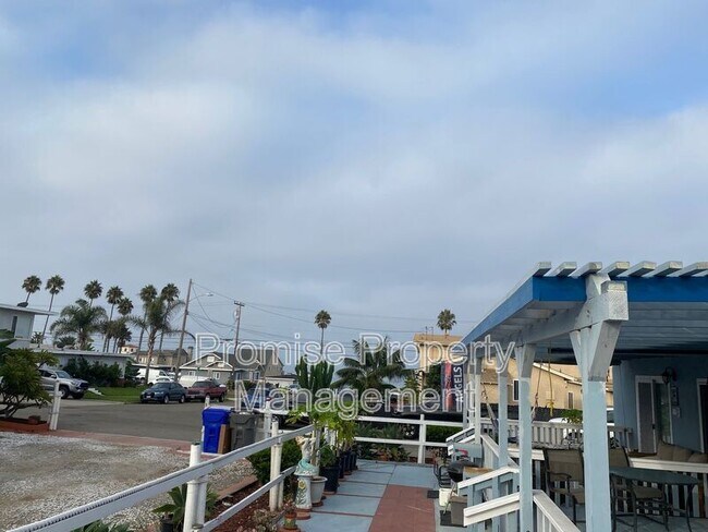 934 S Myers St Oceanside, CA 92054 photo 3