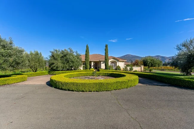 1291 Monticello Rd Napa, CA 94558 photo 4
