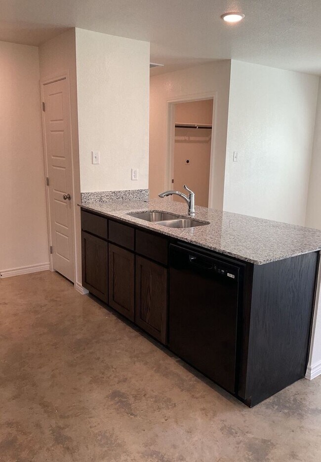305 Agua Chiquita Ct Killeen, TX 76543 photo 4