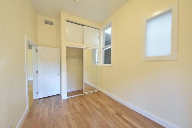 963 Oak St San Francisco, CA 94117 photo 3