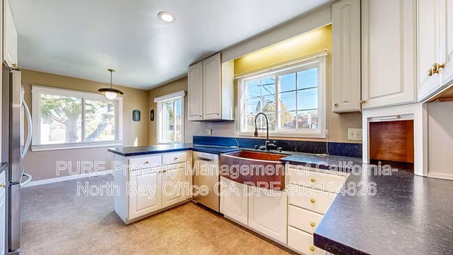 1827 Creekside Rd, Santa Rosa (Single Family) photo 2