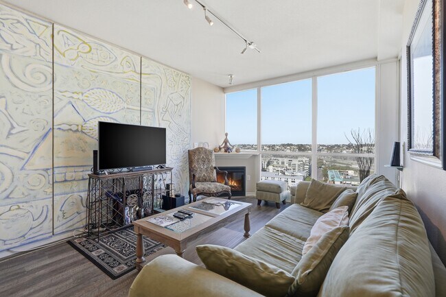 300 W Beech St San Diego, CA 92101 photo 3