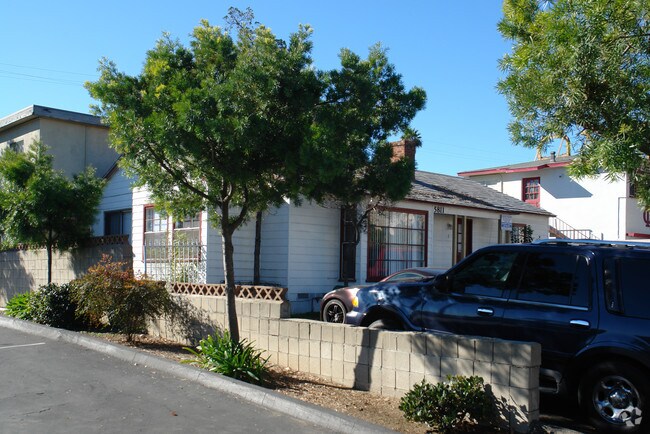 5809 Lindo Paseo, San Diego, CA 92115 photo 2