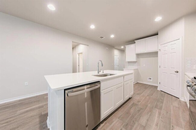 1606 Jacey Way Austin, TX 78725 photo 2