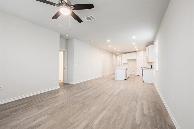 1606 Jacey Way Austin, TX 78725 photo 3