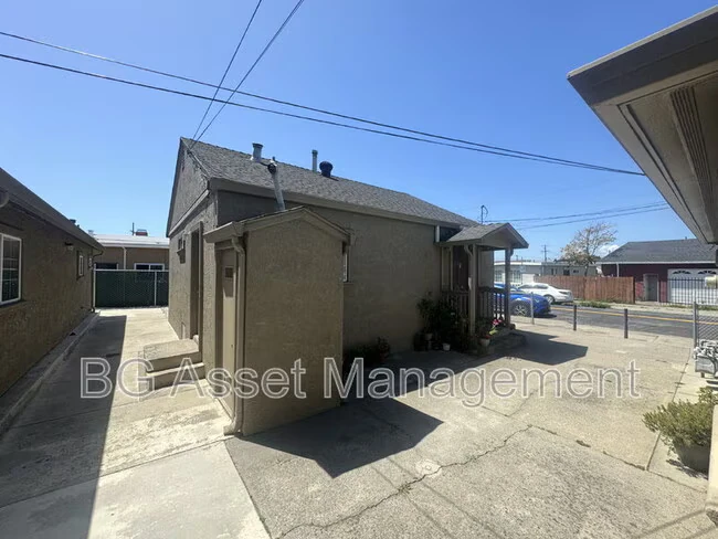 1680 24th St San Pablo, CA 94806 photo 2
