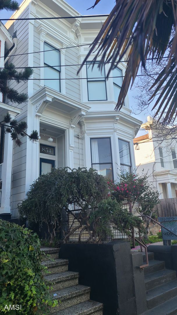 854 Shotwell St San Francisco, CA 94110 photo 2