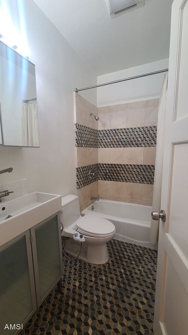 854 Shotwell St San Francisco, CA 94110 photo 4