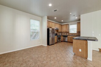 5304 Evans photo 5