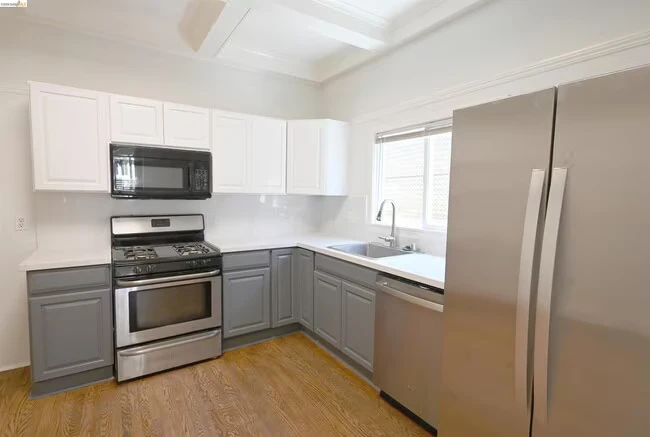 685 37th St Oakland, CA 94609 photo 5