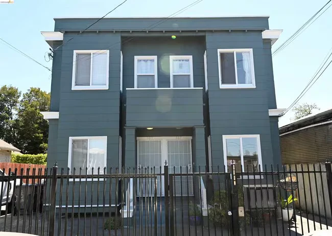 685 37th St Oakland, CA 94609 photo 2