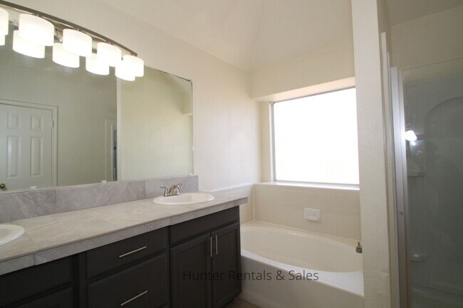 2603 Brook Hollow Cir Killeen, TX 76542 photo 2