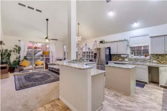 8925 Lakewood Drive, Irving, TX 75063 photo 4