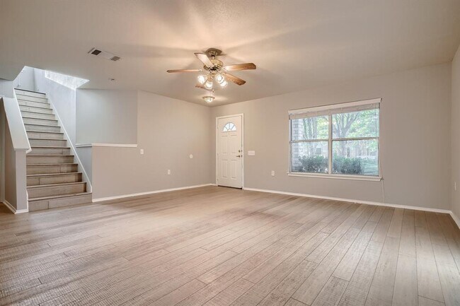 6613 Tara Dr Austin, TX 78747 photo 5