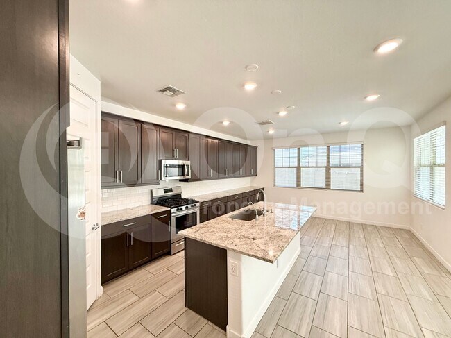 1095 E Thompson Way Chandler, AZ 85286 photo 5