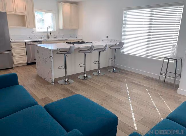 4763 Terrace Dr San Diego, CA 92116 photo 2
