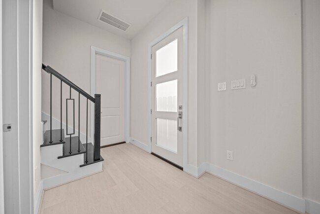 4525 Davenport Street, Houston, TX 77051 photo 4