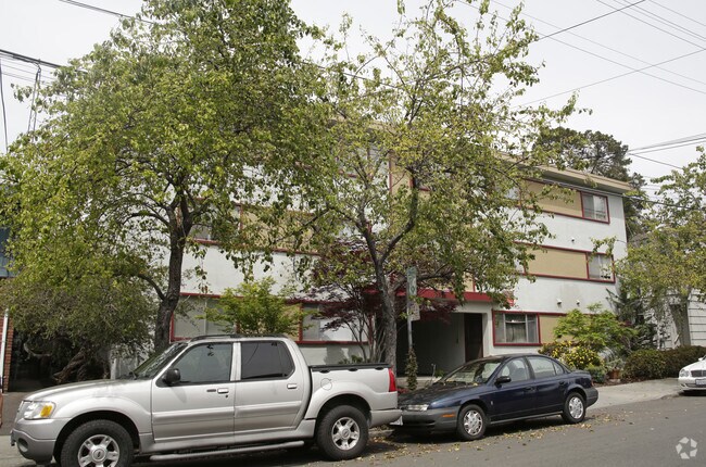 Webster Poolside Apartments photo 2