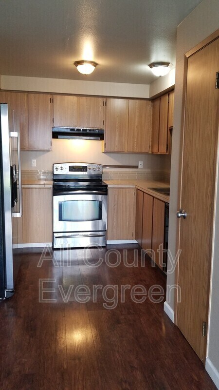 904 31st St NE Auburn, WA 98002 photo 2
