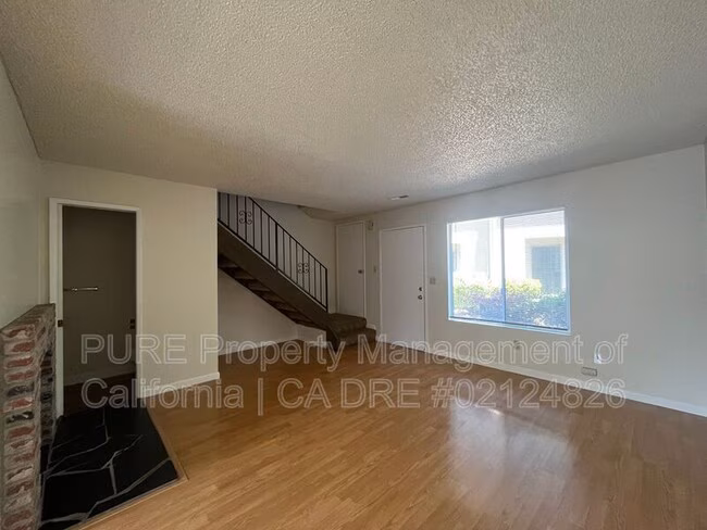 349 Wall Pl Santa Rosa, CA 95401 photo 3