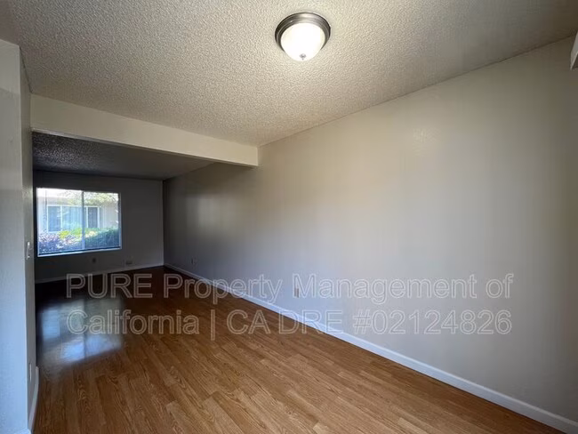 349 Wall Pl Santa Rosa, CA 95401 photo 5