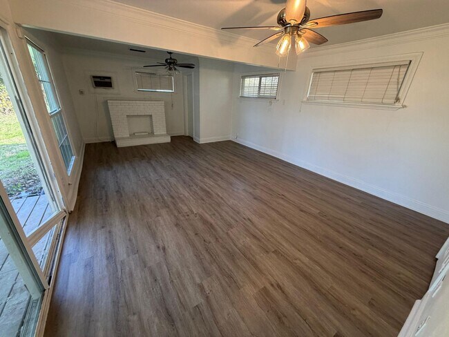 8415 Glen Regal Dr Dallas, TX 75243 photo 5