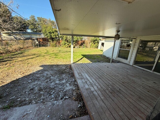8415 Glen Regal Dr Dallas, TX 75243 photo 4