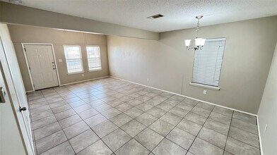 107 Owen Circle, Georgetown, TX 78626 photo 2