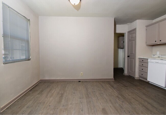 518 Loraine Cir Greenville, TX 75401 photo 4
