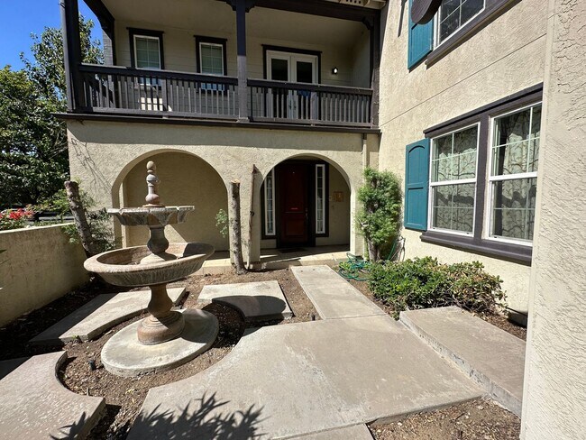 Beautiful 4 Bedroom 4 Bathroom Spacious Home in Mountain House photo 3
