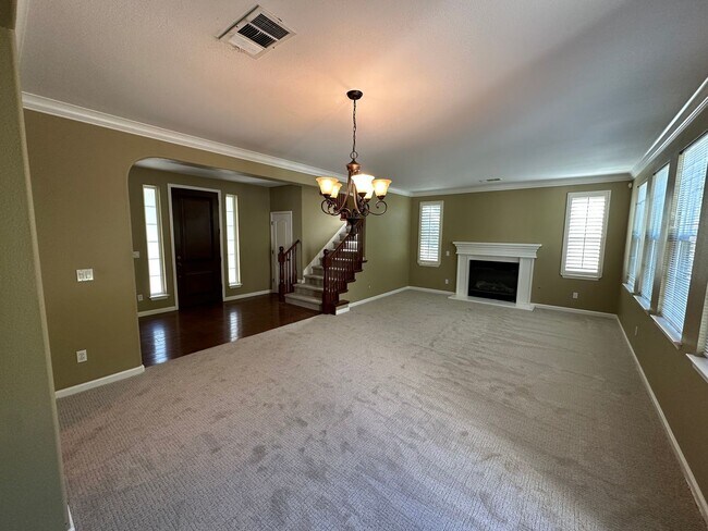 Beautiful 4 Bedroom 4 Bathroom Spacious Home in Mountain House photo 4