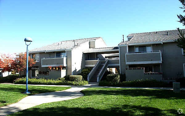1203 Stony Point Rd Santa Rosa, CA 95407 photo 2