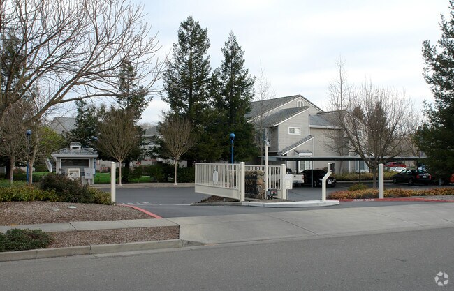 1203 Stony Point Rd Santa Rosa, CA 95407 photo 3