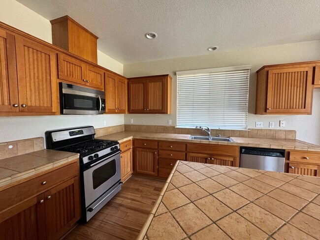Beautiful 4 Bedroom / 3 Bath Lakes Discovery Bay Home photo 5