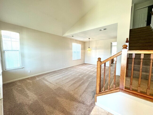 Beautiful 4 Bedroom / 3 Bath Lakes Discovery Bay Home photo 2
