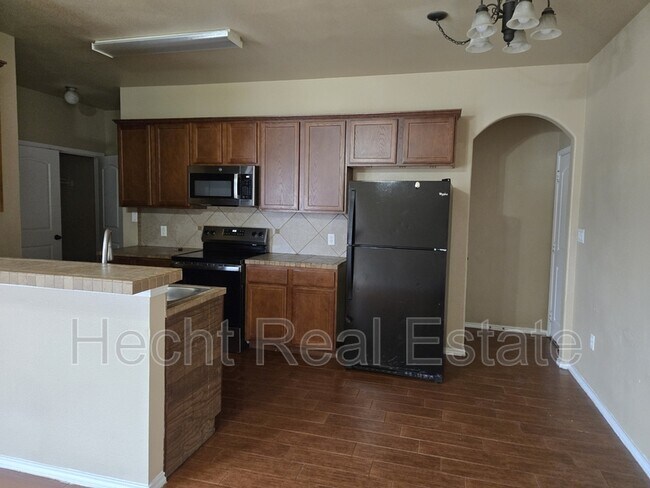 1207 Brown Rock Dr New Braunfels, TX 78130 photo 5