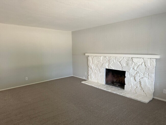 Cozy 3 Bedroom 2 Bath Home in Cambrian area of San Jose photo 2