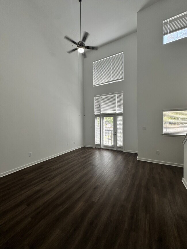 6740 Davidson St The Colony, TX 75056 photo 4