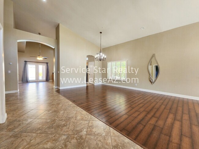 6300 W Corona Dr photo 4